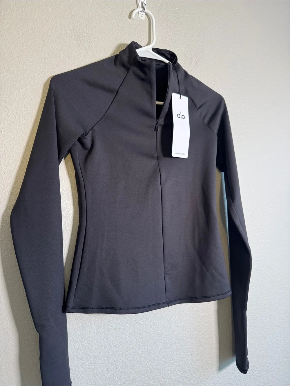 NWT ALO Yoga Airlift Winter Warm 1/4 Zip Long Sleeve in Black - XS